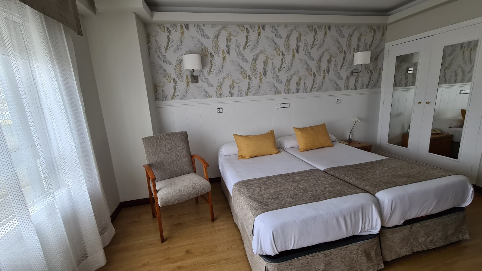 Almirante photo 2, hotel accommodation in A Coruña on the Camino Inglés