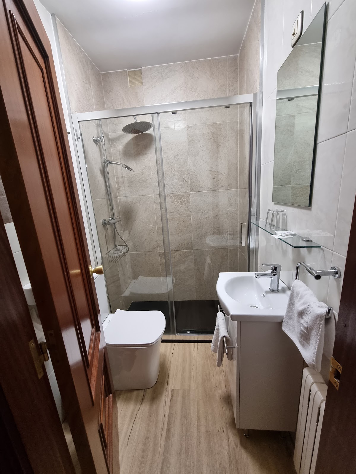 Hostal Linar photo 3, guesthouse accommodation in A Coruña on the Camino Inglés
