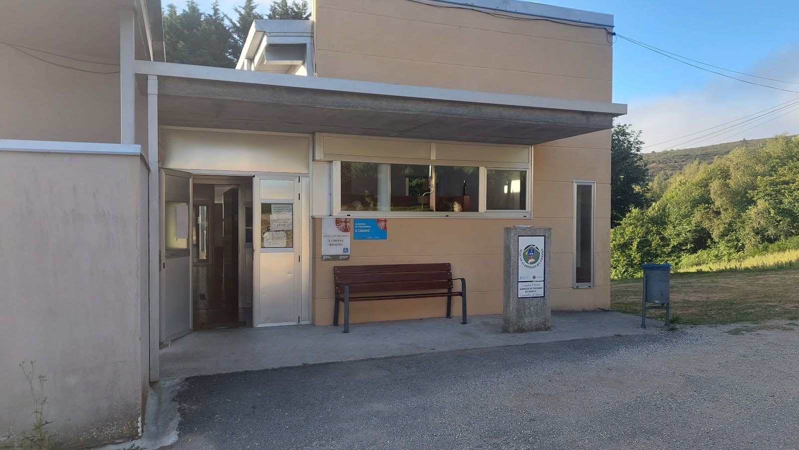 Inexpensive Public Albergue in Cádavo, albergue accommodation in O Cádavo on the Camino Primitivo