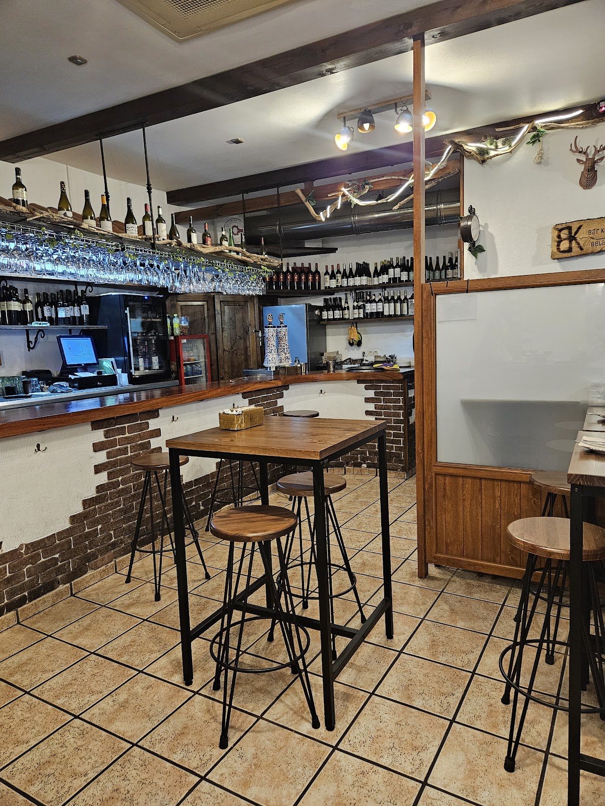 Bar Kutako, accommodation listing in Betanzos on the Camino Inglés