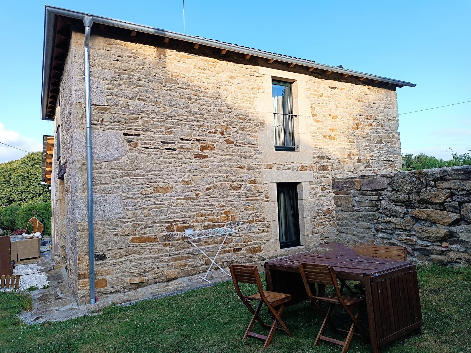 Apartamentos San Román, apartment accommodation in San Romao da Retorta on the Camino Primitivo