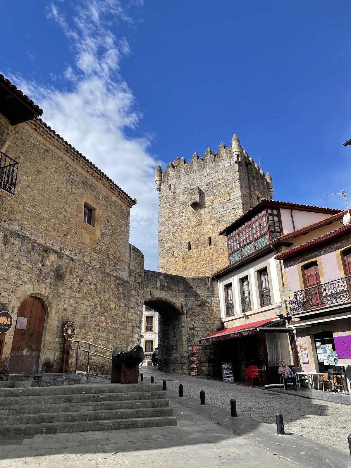 Hotel Castillo Valdes Salas, hotel accommodation in Salas on the Camino Primitivo