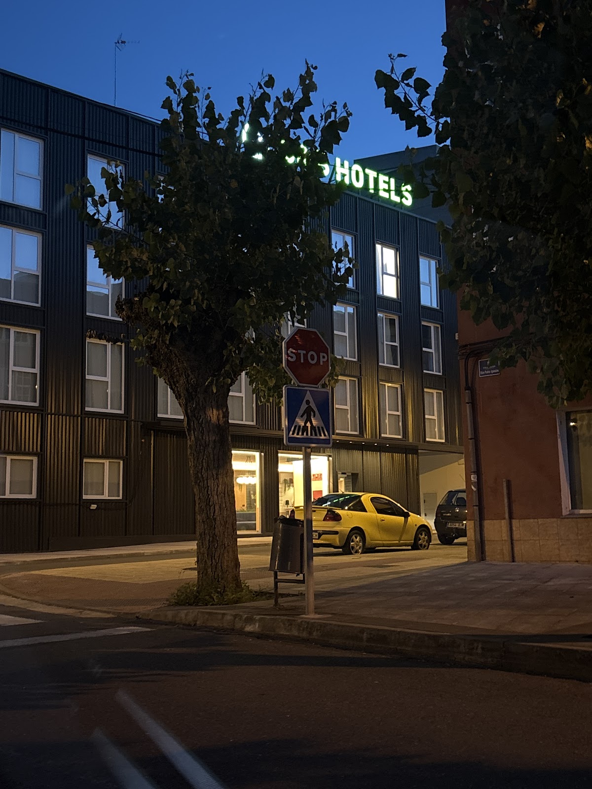 B&B HOTEL A Coruña Aeropuerto, hotel accommodation in O Burgo on the Camino Inglés